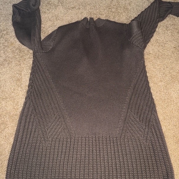 Athleta Gray V-Neck Chunky Knit Sweater - Picture 3 of 7